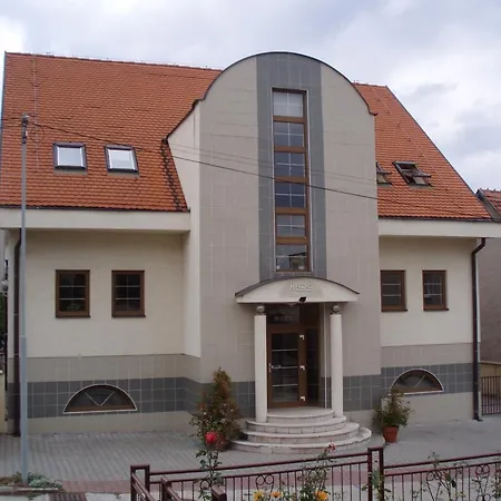 Zefir 酒店 波切尼斯